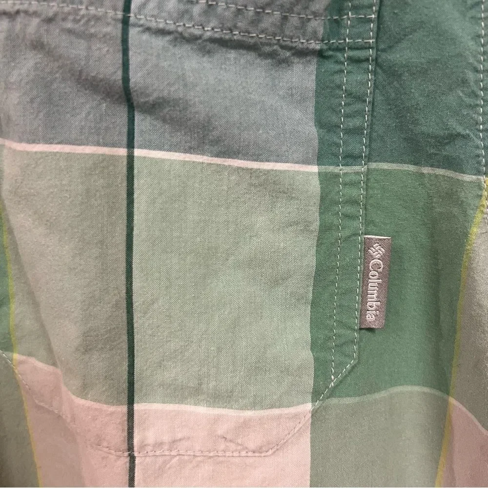 Columbia men’s short sleeve cotton button down  Sz L